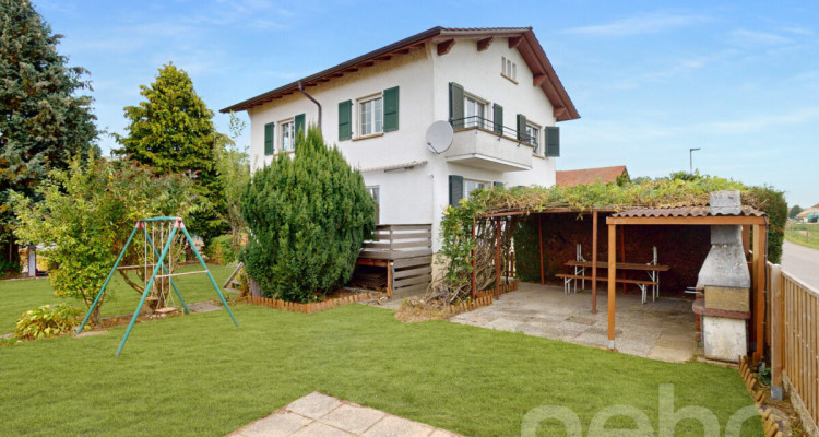 Belle maison bi-familiale avec garage intégré et jardin ensoleillé ! image 1