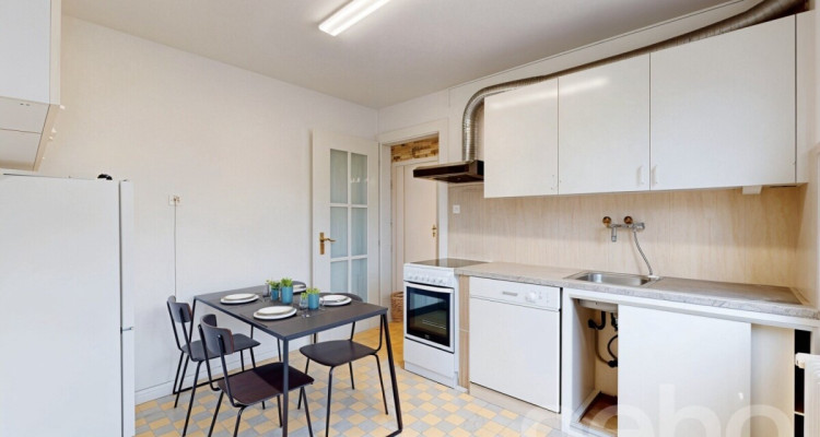 Belle maison bi-familiale avec garage intégré et jardin ensoleillé ! image 4