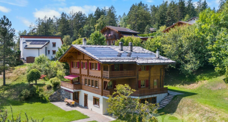 Chalet de prestige à Crans-Montana avec appartement indépendant image 1