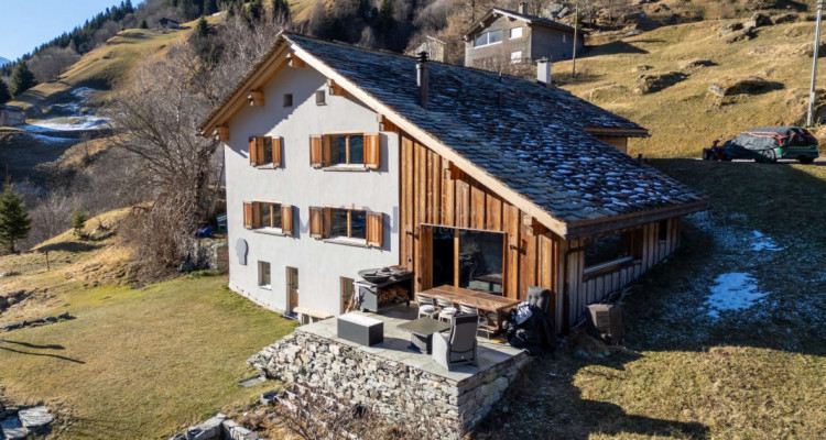 Alpine Eleganz in modernster Vollendung image 1