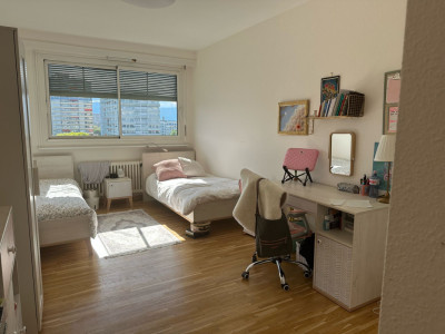 Appartement de 8.5 pièces situé au Petit-Lancy image 7