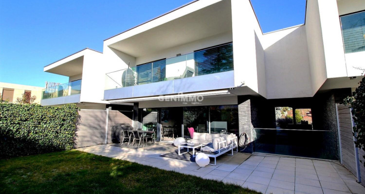 Élégance Contemporaine à Troinex : Superbe Villa contigüe image 7