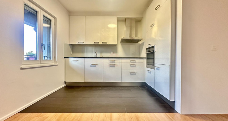 Charmant duplex de 4 pièces entièrement rénové de 108 m² image 2