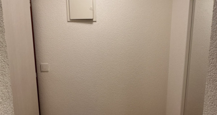 Avenue Louis-Edouard 2 à Lucens / 2.5 pièces MEUBLE au rez-de-chaussée  image 2