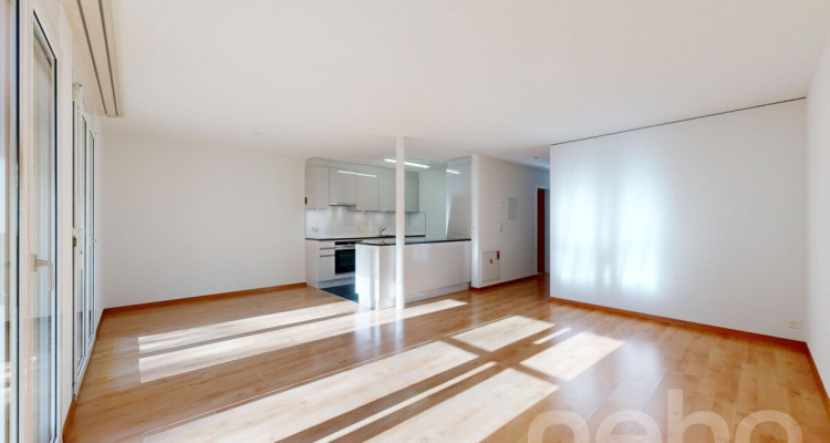 Lichtdurchflutete 3.5-Zimmer-Wohnung in Samstagern image 2