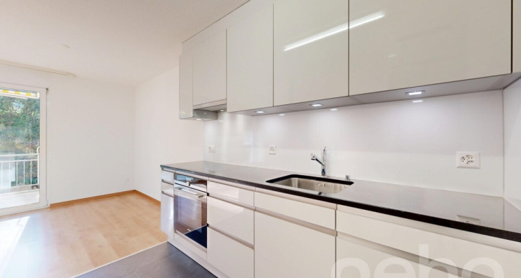 Lichtdurchflutete 3.5-Zimmer-Wohnung in Samstagern image 5