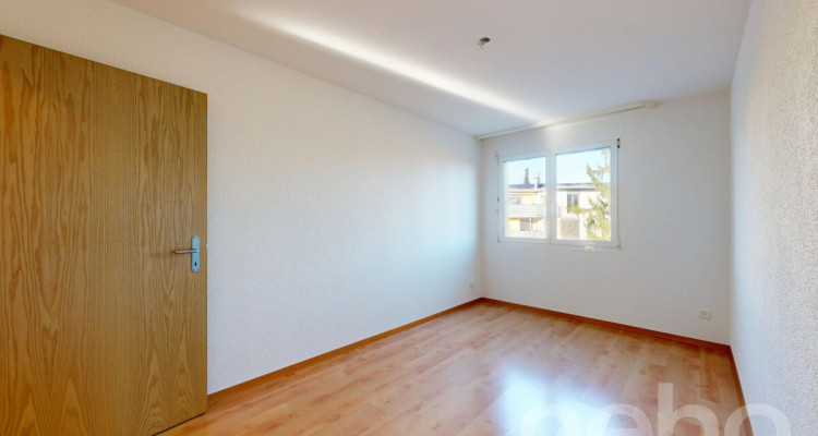 Lichtdurchflutete 3.5-Zimmer-Wohnung in Samstagern image 9