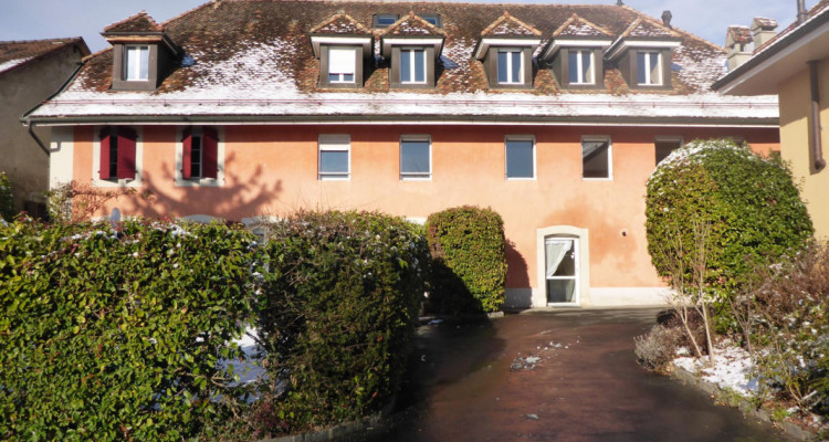 Charmant appartement de 4,5 pièces en attique avec mezzanine image 1