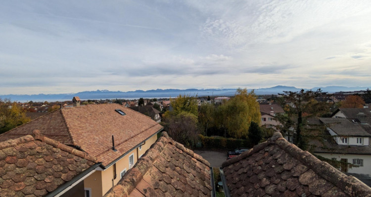 Charmant appartement de 4,5 pièces en attique avec mezzanine image 2