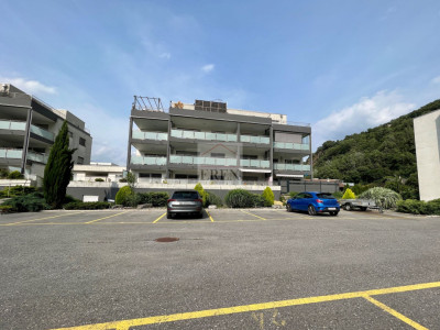 A Aproz-Nendaz, 1 place de parking extérieure à louer image 1