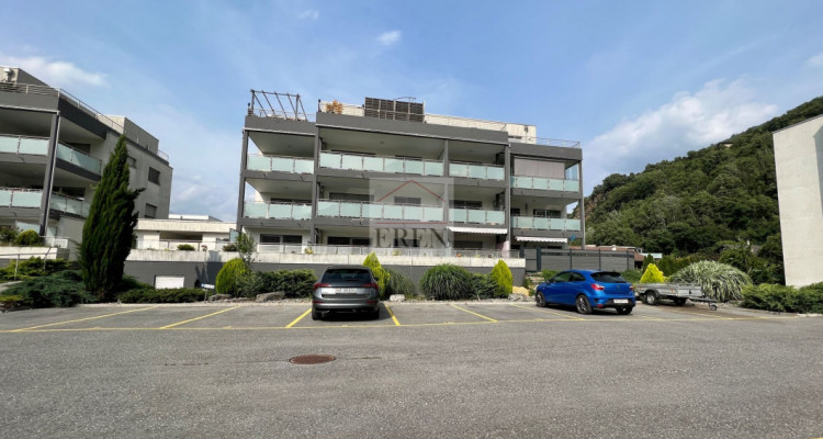 A Aproz-Nendaz, 1 place de parking extérieure à louer image 1