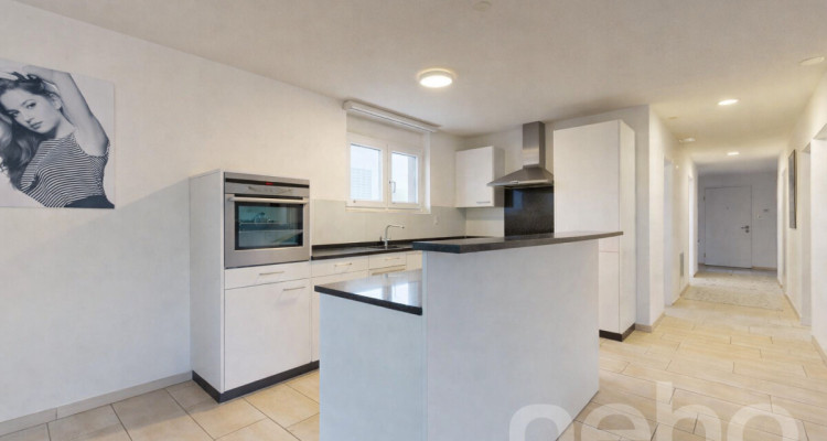 Grosszügige 5.5-Zimmer Wohnung mit grosser Loggia in Schlieren image 3