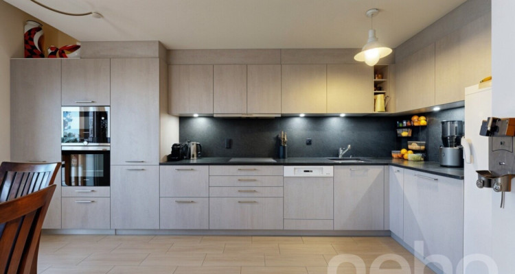 Élégant attique mansardé 4.5 pièces, calme et lumière à Choulex image 3