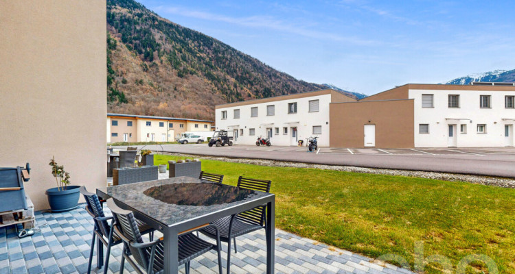 Confort moderne et cadre paisible ? Maison mitoyenne récente image 3