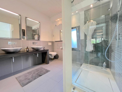 Sublime villa individuelle au calme dans un cadre verdoyant image 7