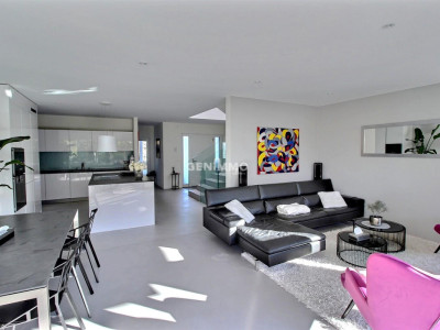 Élégance Contemporaine à Troinex : Superbe Villa contigüe image 2