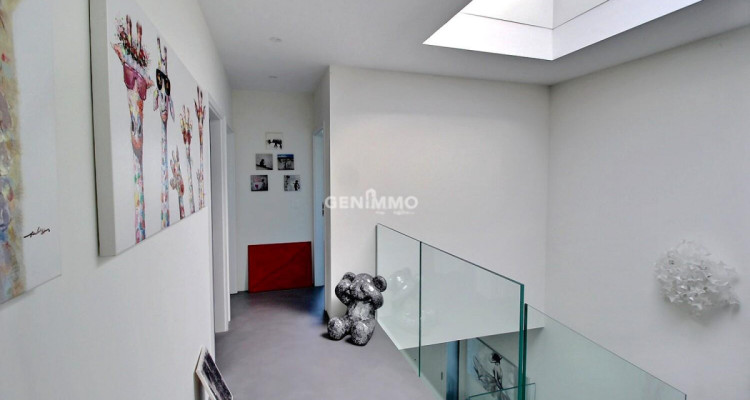 Élégance Contemporaine à Troinex : Superbe Villa contigüe image 4