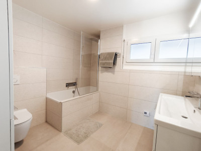 Charmante villa jumelle de 6 pièces, idéale pour une famille. image 3