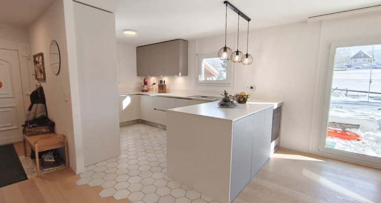 Charmante villa jumelle de 6 pièces, idéale pour une famille. image 1