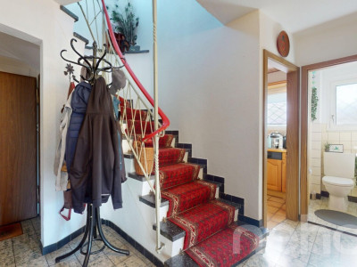 Grosszügiges Haus mit Garten und viel Platz für Familie und Büro image 5