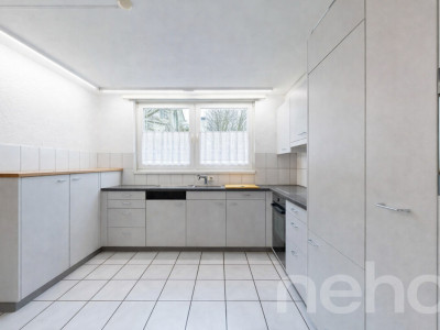 Familienfreundliches 6-Zimmer-Reihenmittelhaus in Bassersdorf image 4