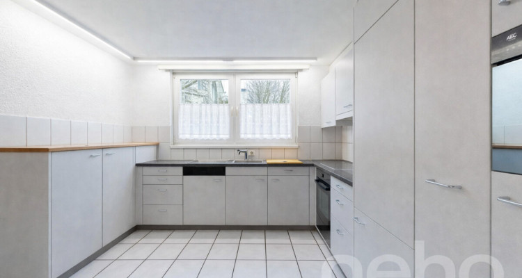 Familienfreundliches 6-Zimmer-Reihenmittelhaus in Bassersdorf image 4