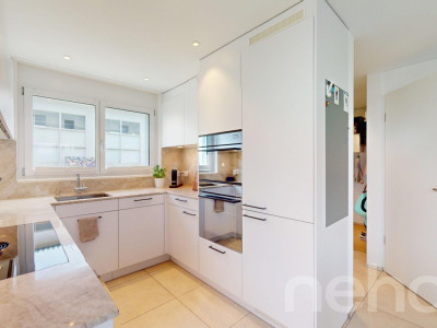 Neuwertiges 5.5-Zimmer Reiheneckhaus mit drei Einstellplätzen image 3