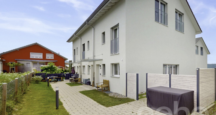 Neuwertiges 5.5-Zimmer Reiheneckhaus mit drei Einstellplätzen image 2