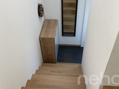 Moderne 2.5-Zimmer-Attikawohnung mit Terrasse und Weitsicht image 5