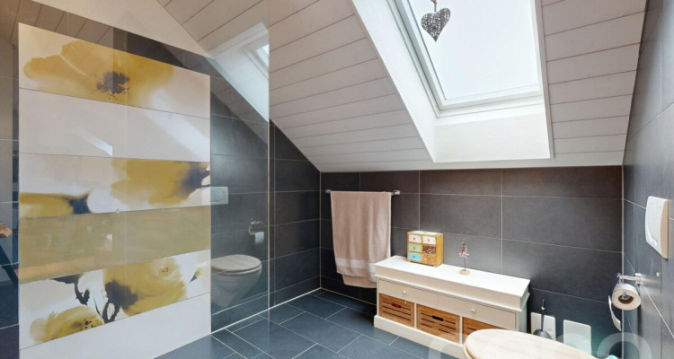 Moderne 2.5-Zimmer-Attikawohnung mit Terrasse und Weitsicht image 9