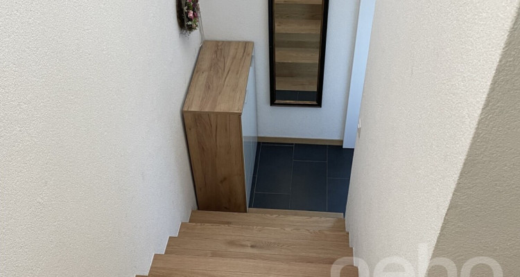 Moderne 2.5-Zimmer-Attikawohnung mit Terrasse und Weitsicht image 5