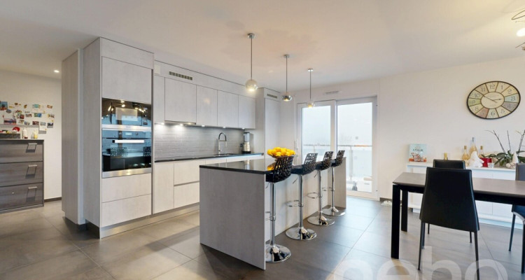 Bel appartement 4.5p avec grand jardin situé dans un immeuble récent image 12