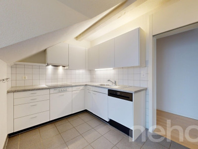 Grosszügige 3.5-Zimmer-Dachwohnung mit viel Licht und Raumhöhe image 5