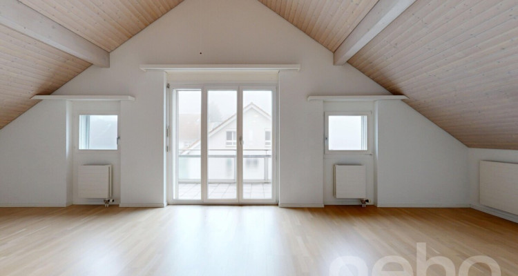 Grosszügige 3.5-Zimmer-Dachwohnung mit viel Licht und Raumhöhe image 2