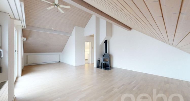 Grosszügige 3.5-Zimmer-Dachwohnung mit viel Licht und Raumhöhe image 3