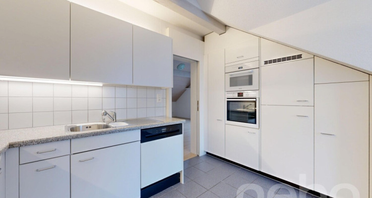 Grosszügige 3.5-Zimmer-Dachwohnung mit viel Licht und Raumhöhe image 12