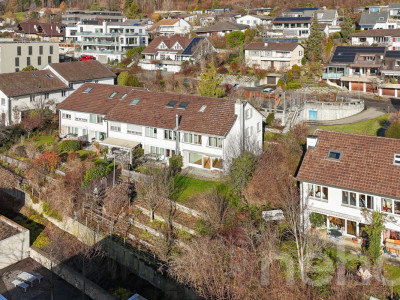 Familienfreundliches Reiheneckhaus mit grossem Umschwung und Weitsicht image 1