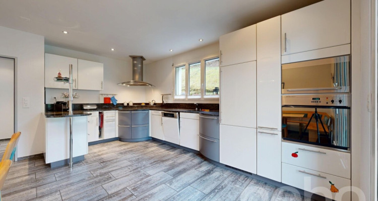 Stilvolles Fünfzimmerhaus mit Wellness, Pool und Weitsicht image 7