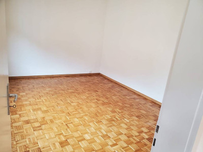 Appartement de 2.5 pièces de 44 m², 1817fr au pâquis image 2