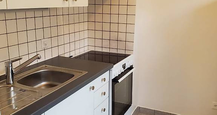 Appartement de 2.5 pièces de 44 m², 1817fr au pâquis image 3
