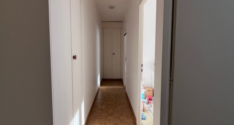 Sous location meublée et déclarée de 5 pièces situé aux Délices image 4