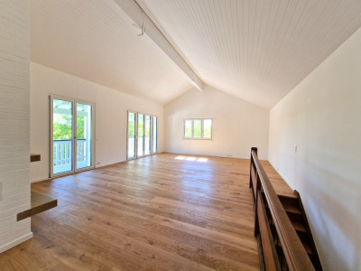 Azure Villa, Magnificent Garden and pool, heatpump, Bellevue image 2