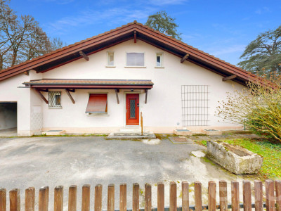 Onex, Maison à fort potentiel ? à rénover ? quartier calme image 1