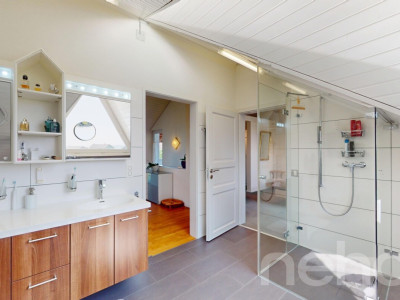 Wunderschönes EFH mit 250m2 Wohnfläche, Pool, Spa und Wintergarten image 12