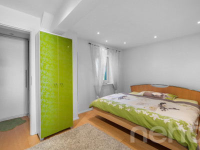 Grosszügiges & renoviertes Zweifamilienhaus an zentrumsnaher Lage image 9