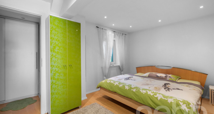 Grosszügiges & renoviertes Zweifamilienhaus an zentrumsnaher Lage image 9