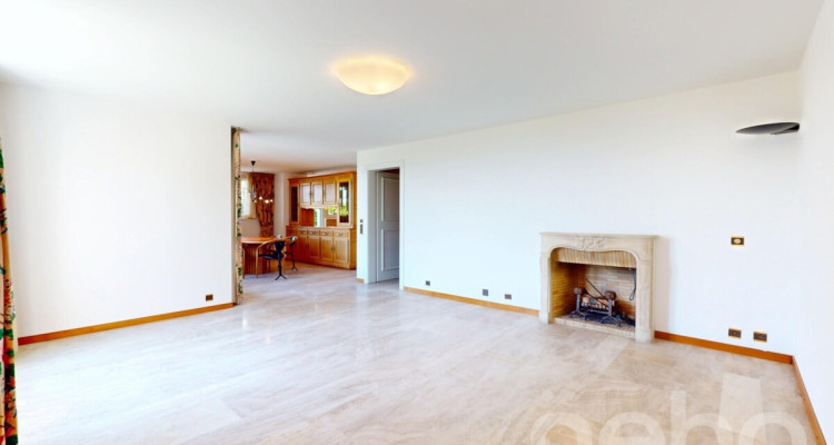 Charme et espace : maison avec vue dégagée sur Lac et montagnes image 5