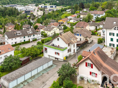 Immeuble de rendement | 13 garages | et Terrain constructible ! image 12