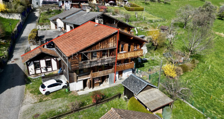 Chalet mitoyen à rénover - vue dégagée - environnement calme et verdoyant  image 13