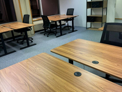 Bureau moderne de 100 m2 a remettre – Air Center, secteur aéroport / Blandonnet image 3